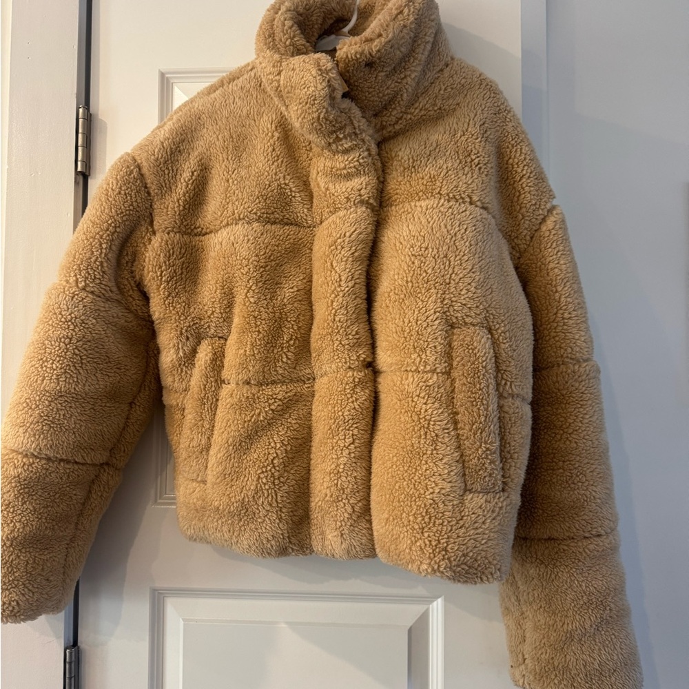 ALO Yoga Sherpa Snow Angel Puffer